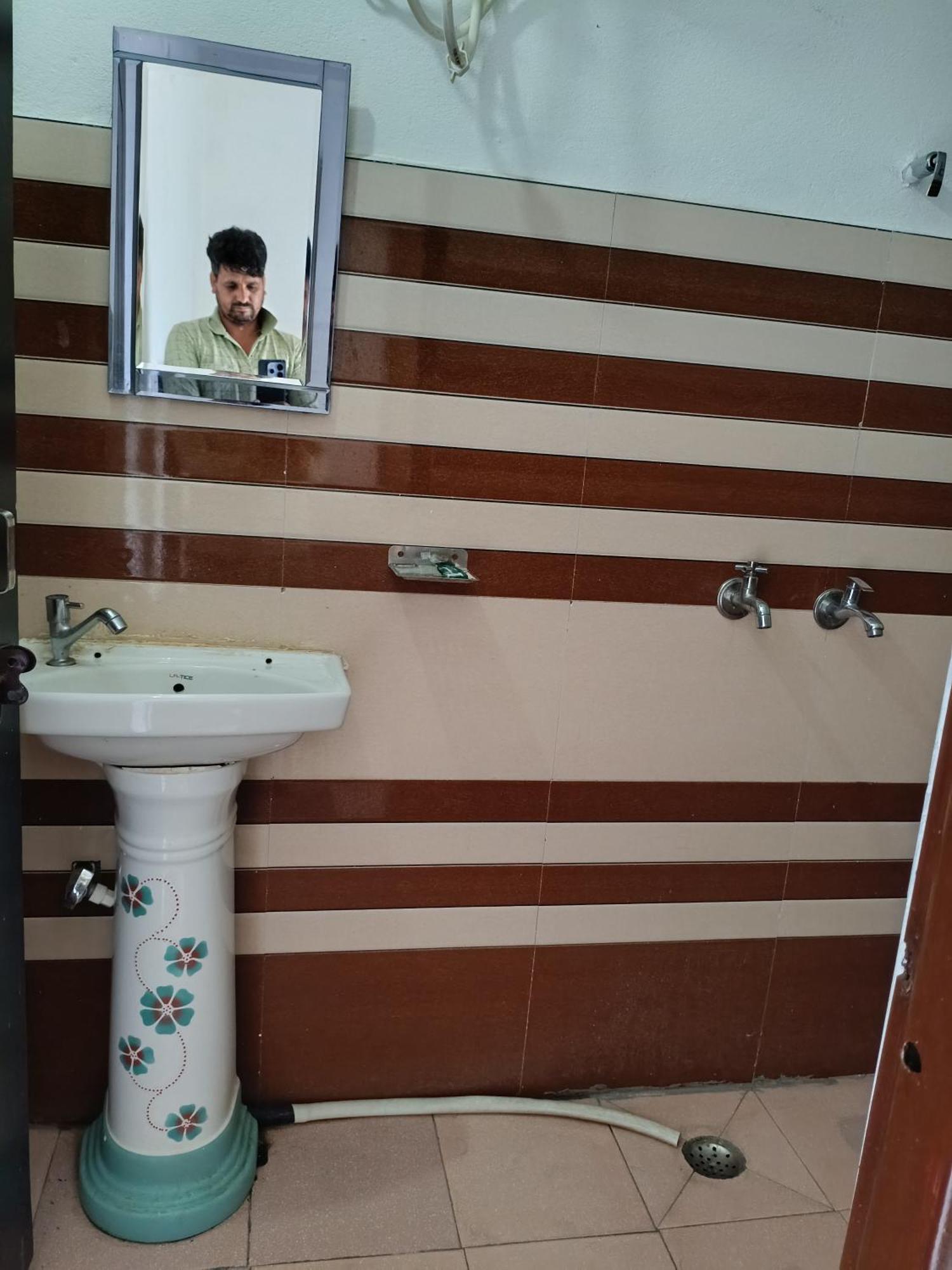 Mayur Homestay Ukhimath Екстер'єр фото